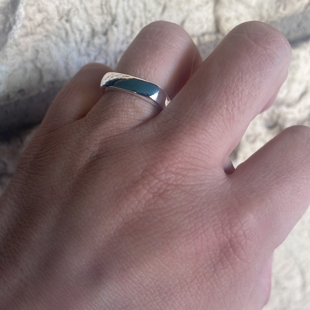 Sliver 925 Sterling Silver Square Circle Ring
Size 10 - Picture 4 of 12